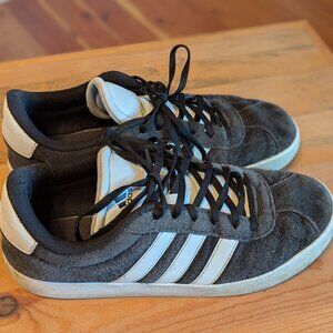 Adidas shoes black with white stripes mens size 7